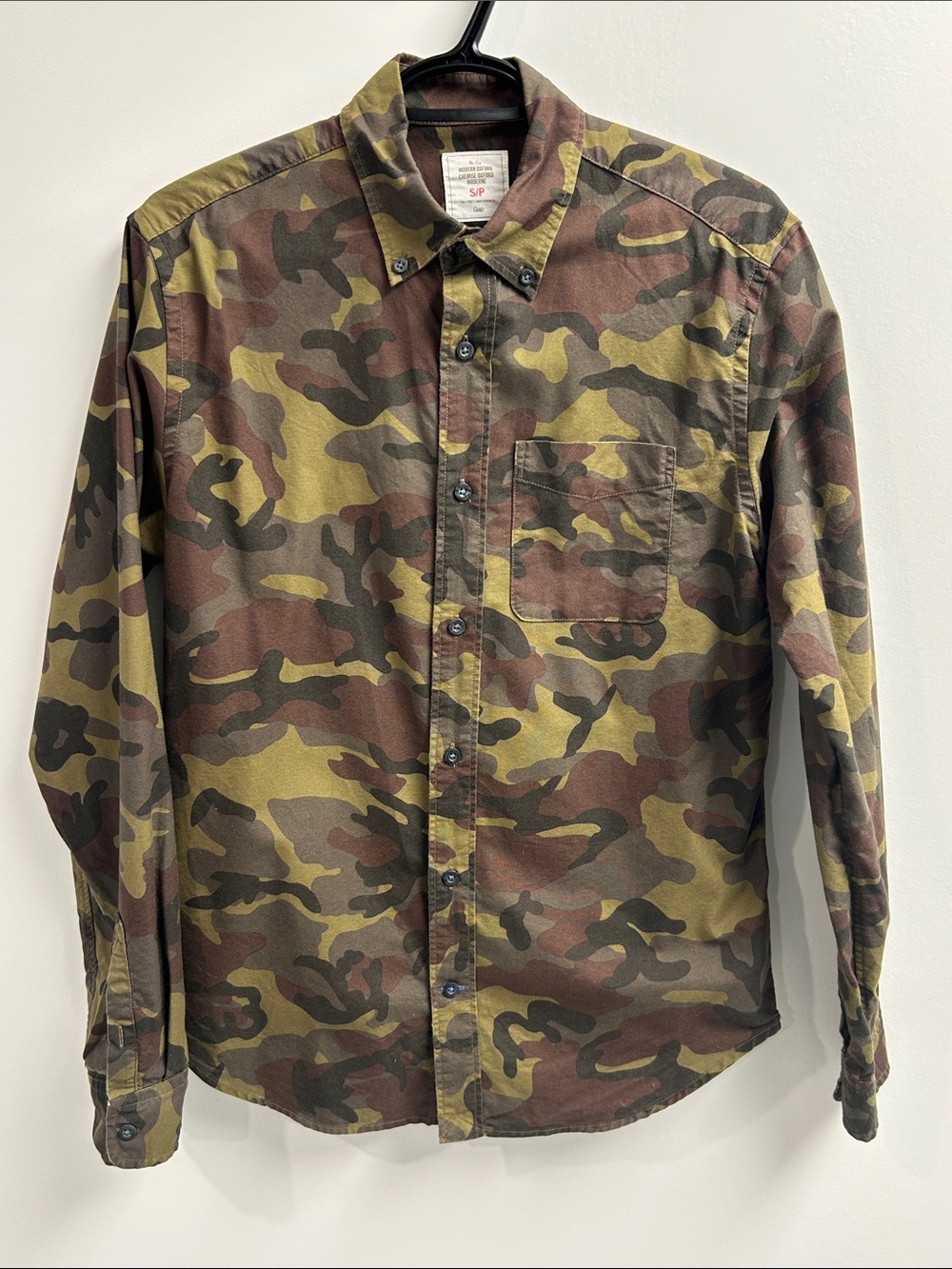GAP Men's Camo Button-Down Shirt in Olive and Brown